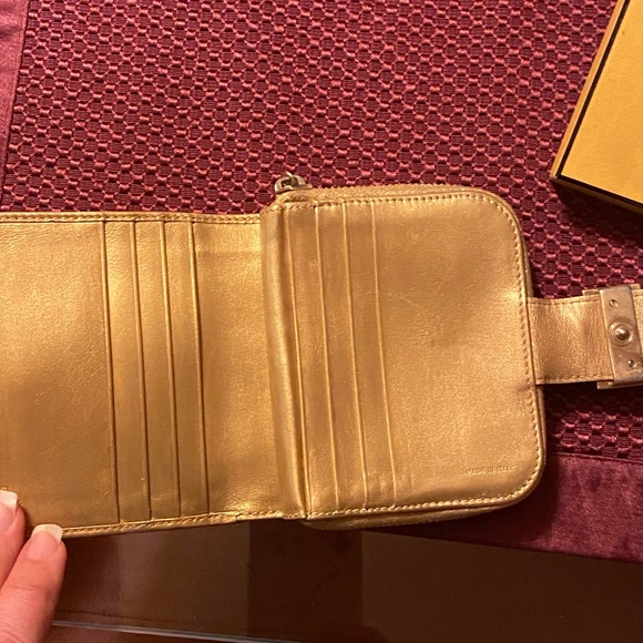 💛Fendi Wallet - Picture 3 of 4